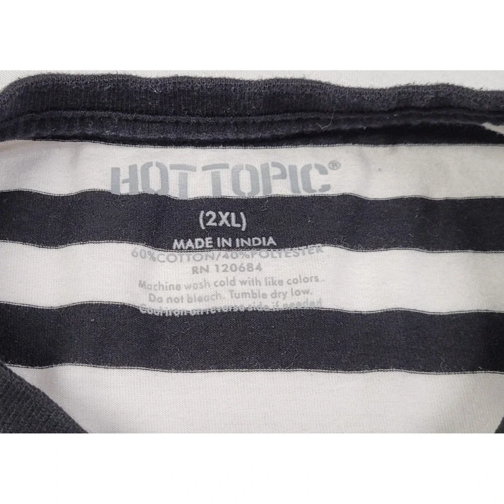 Hot Topic Men's Black and White Striped Long-sleeve Crewneck T-shirt Size 2XL